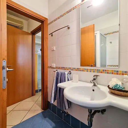 Village Escape With Garden And Fireplace Apartman *