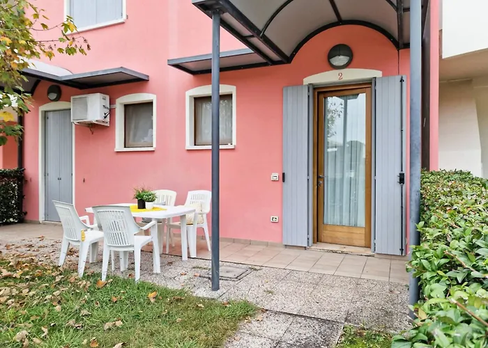 Daire Village Escape With Garden And Fireplace