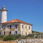 Lägenhet Village Escape With Garden And Fireplace *