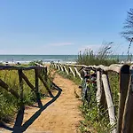 Village Escape With Garden And Fireplace Lägenhet