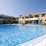 Lägenhet Village Escape With Garden And Fireplace