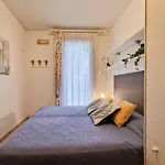 Village Escape With Garden And Fireplace Bibione