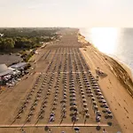 Lägenhet Village Escape With Garden And Fireplace Bibione