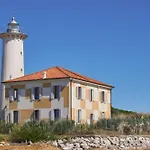 Lägenhet Village Escape With Garden And Fireplace *