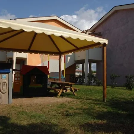 Apartment Village Escape With Garden And Fireplace Bibione