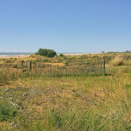 Village Escape With Garden And Fireplace Апартаменты