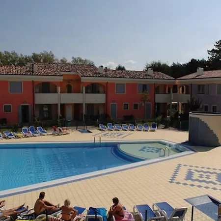 Village Escape With Garden And Fireplace *