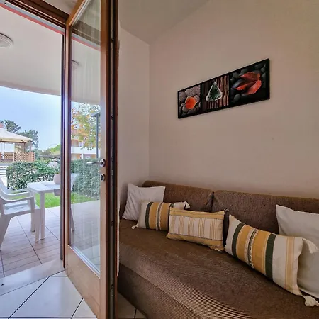 Village Escape With Garden Apartamento