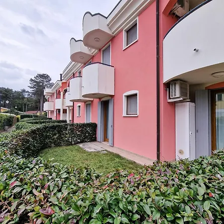 Village Escape With Garden Apartamento *