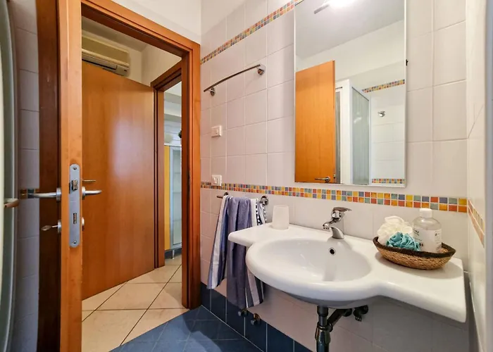 Village Escape With Garden And Fireplace Apartment *