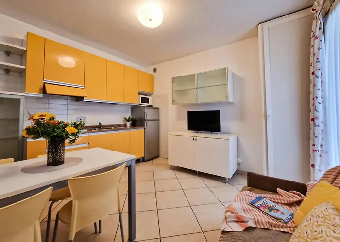 Apartment Village Escape With Garden And Fireplace Bibione